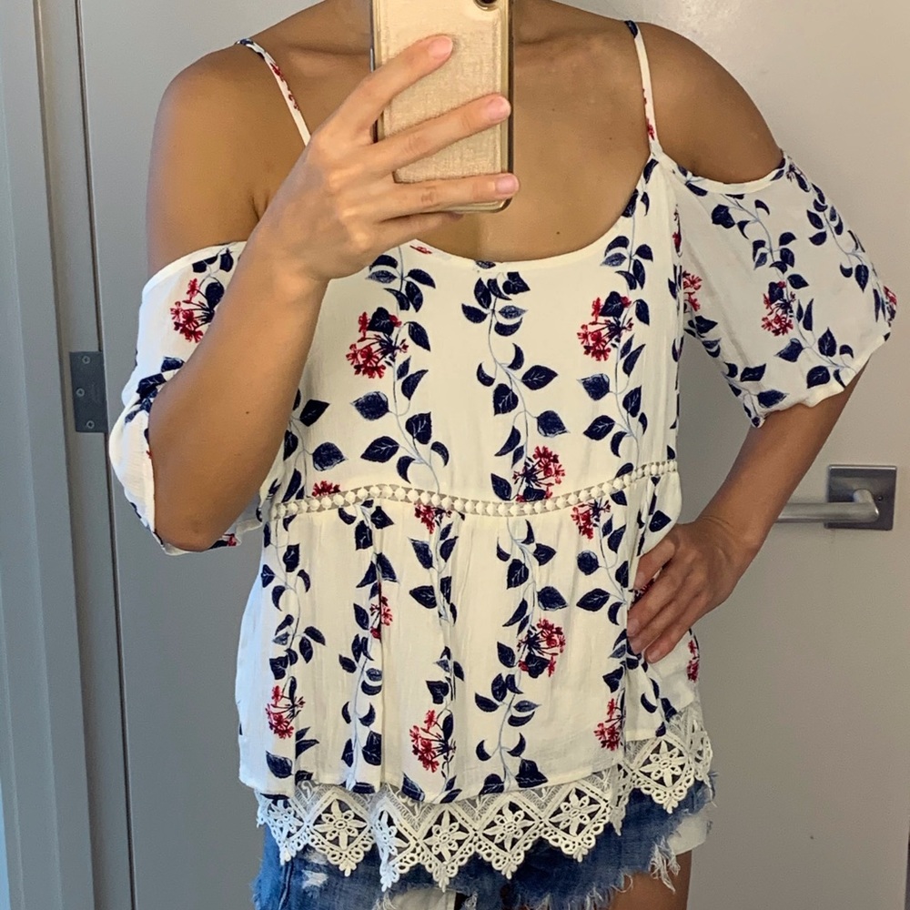 Skies Are Blue Off-Shoulder Floral Top XS